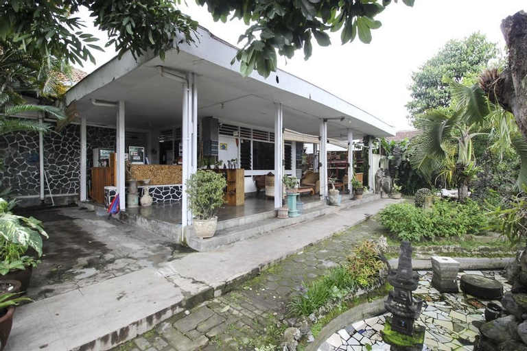 RedDoorz near Rumah Sakit Wirosaban, Yogyakarta