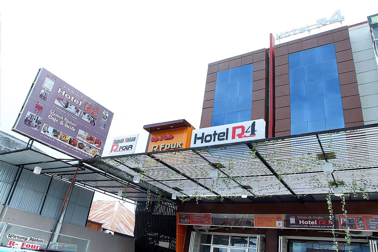 OYO 861 R Four Hotel, Palu