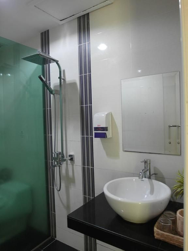 Bathroom 5, Hotel Bahagia Langkawi, Langkawi