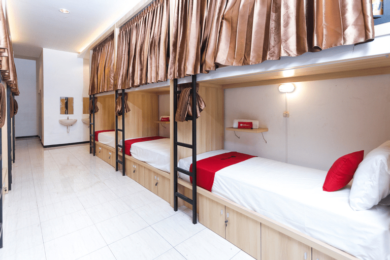 Bedroom 4, RedDoorz Hostel @ Malang City Center 2, Malang