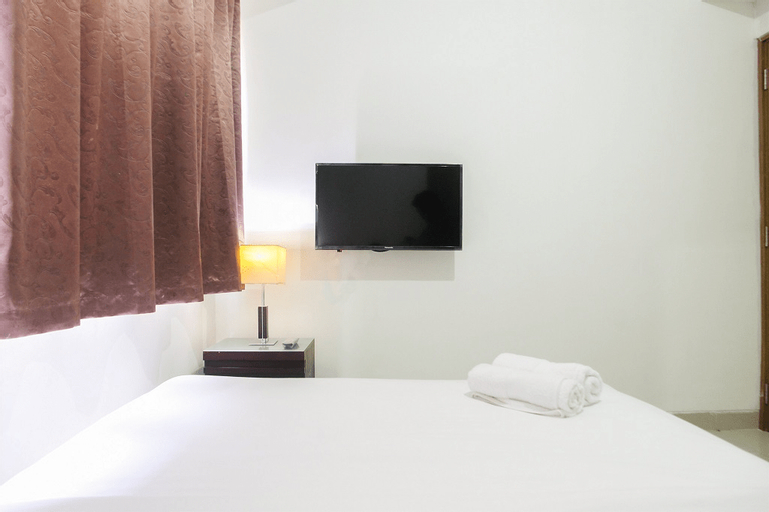 1BR with Working Space The Oasis Apartment Cikarang By Travelio, Cikarang