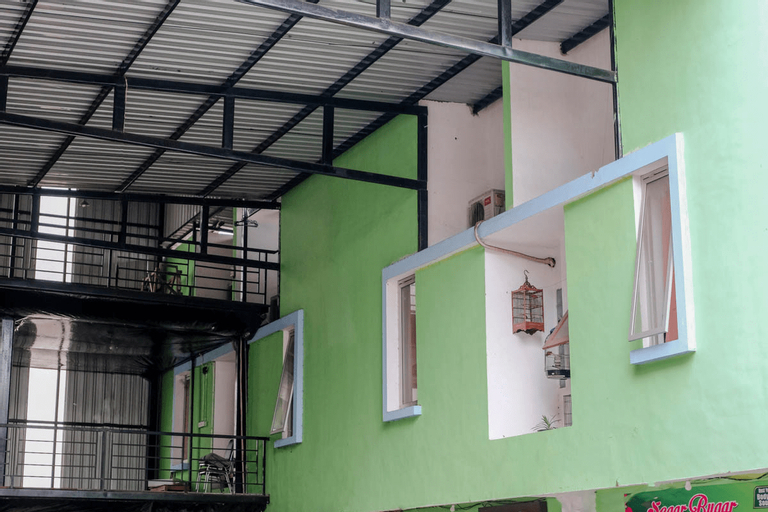 Exterior & Views 2, OYO 1293 Dei Residence Arjosari, Malang