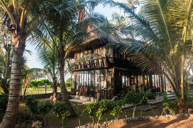 Most Exotic Beachfront Villa Keong, Tabanan