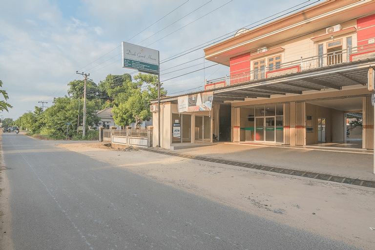 RedDoorz Plus near Syamsudin Noor Airport 3, Banjar