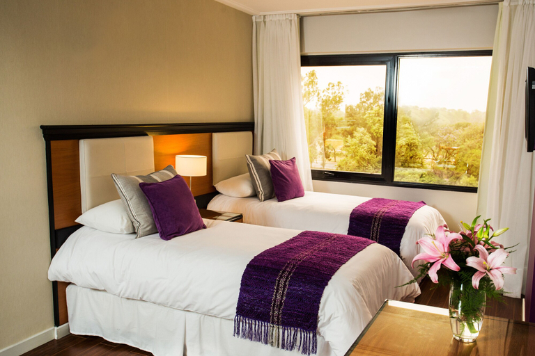 Bedroom 3, Garden Park Hotel, Capital
