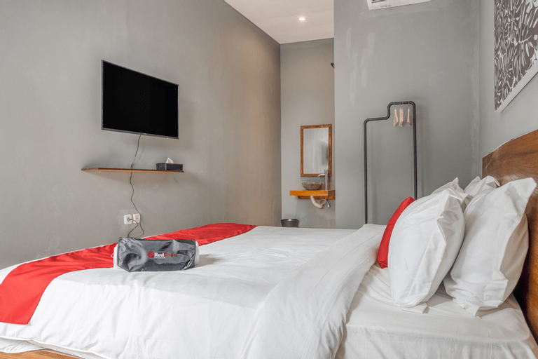 RedDoorz Premium @ Cilandak Timur 2, South Jakarta