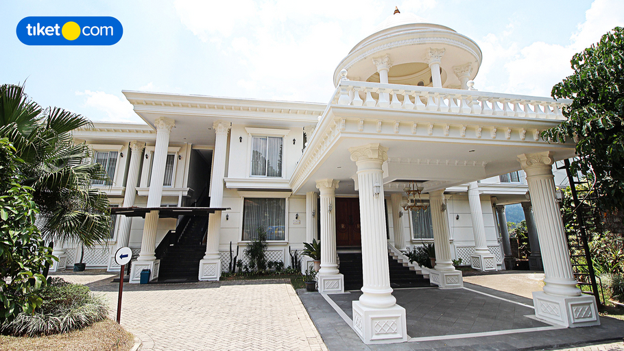 Exterior & Views 21