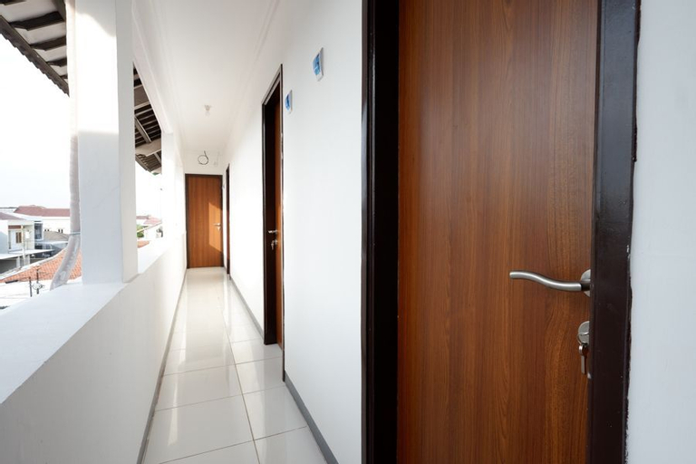 RedDoorz near Mall Ciputra 2, Semarang