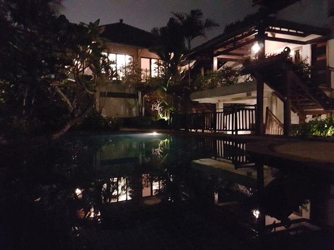 Exterior & Views 2, Jos & Hanny Homestay, Malang