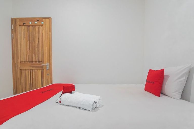 RedDoorz near Gajah Mada Pontianak, Pontianak