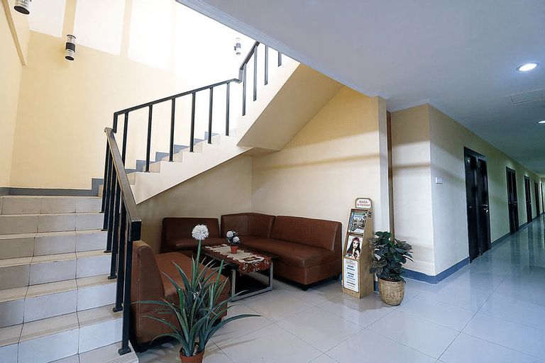 RedDoorz near ITC Cempaka Mas, North Jakarta
