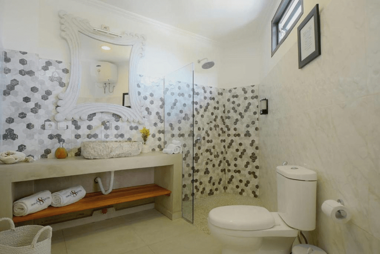 Bathroom 4, Triple 8 Suites, West Manggarai