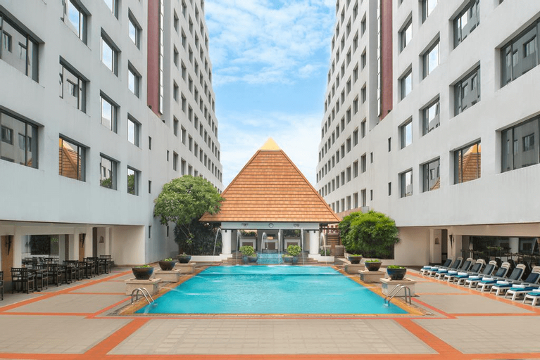 The Twin Towers Hotel, Pathum Wan