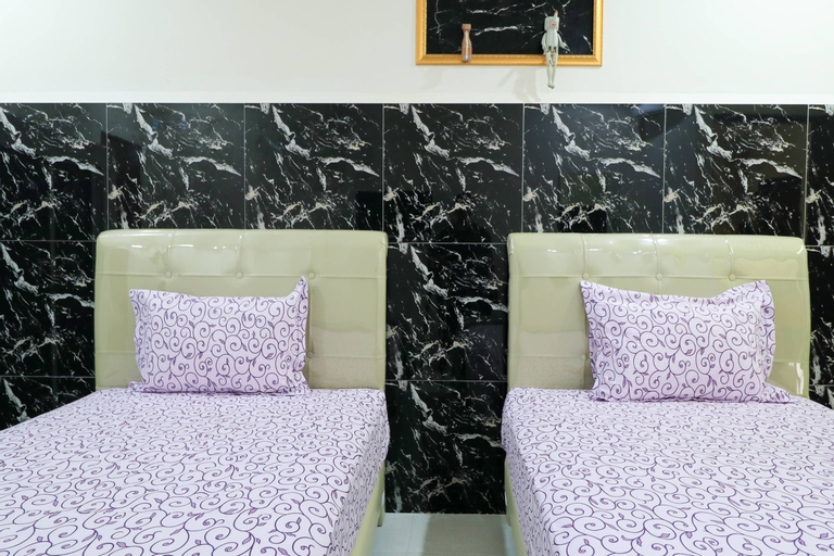 D Rainbow West Homestay, Surabaya