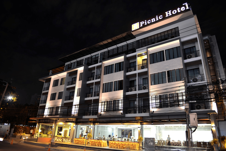 Picnic Hotel Bangkok, Ratchathewi