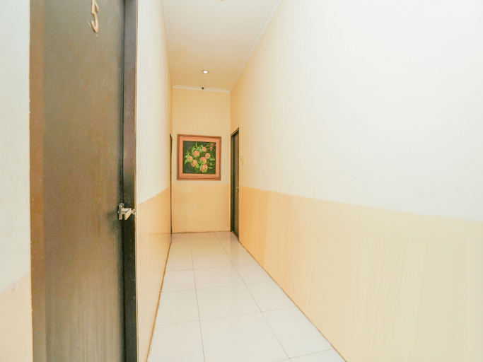OYO 1956 Kana Family Residence, Gresik