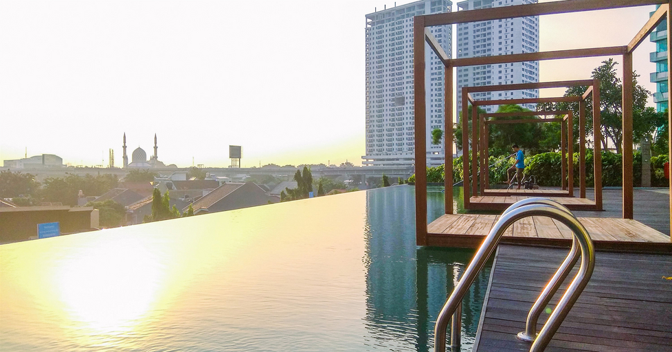 Exterior & Views 2, Vintage 2BR Apartment at Grand Kamala Lagoon By Travelio, Bekasi