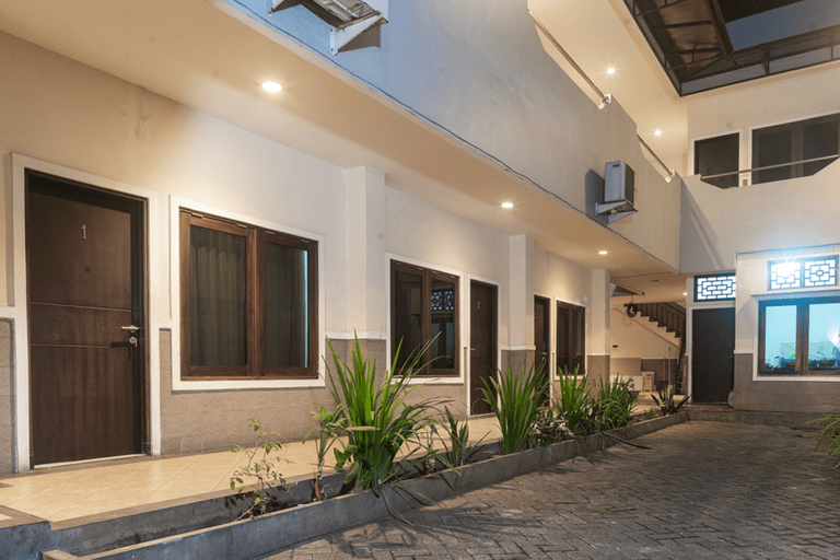 Public Area 3, RedDoorz near Bahu Mall Manado, Manado
