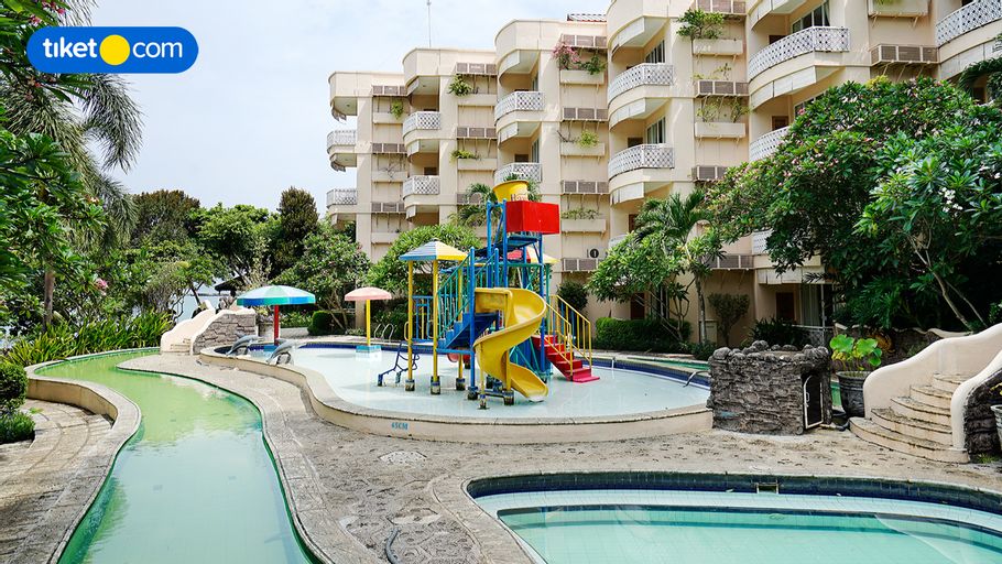 Hawaii Resort Family Suites @Anyer Beach, Serang