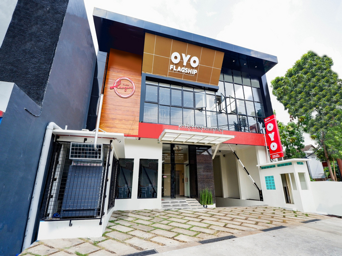 OYO Flagship 2124 Kars Inn Semarang, Semarang