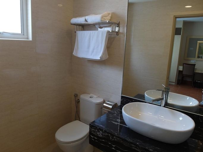 Bathroom 2, Metro Hotel @ KL Sentral, Kuala Lumpur