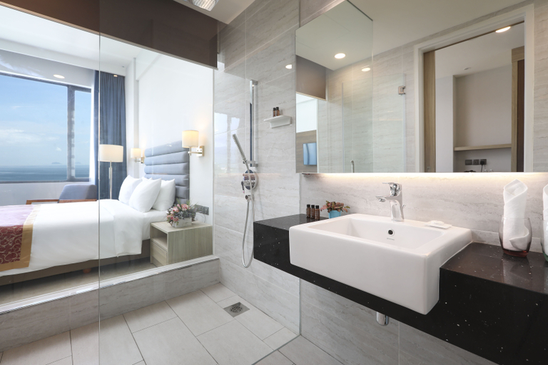 Bathroom 2, Hompton By The Beach Penang, Penang Island