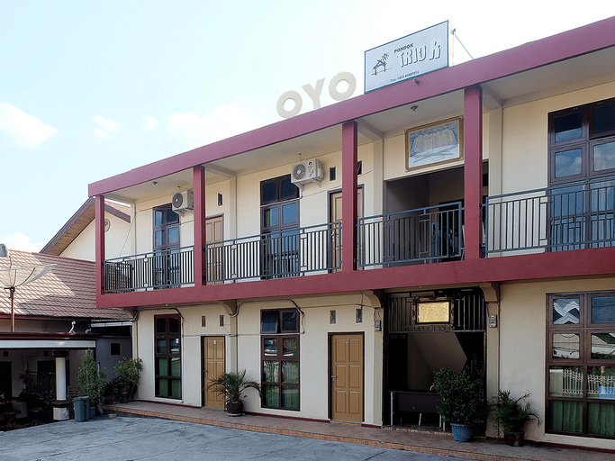 Exterior & Views 2, OYO 1126 Trio R Kost Syariah, Jambi