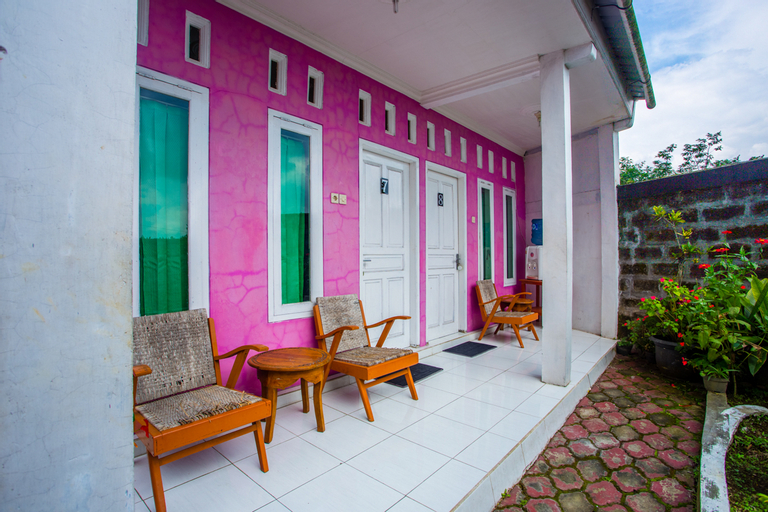SPOT ON 2719 Homestay Rizqi Syariah, Wonosobo