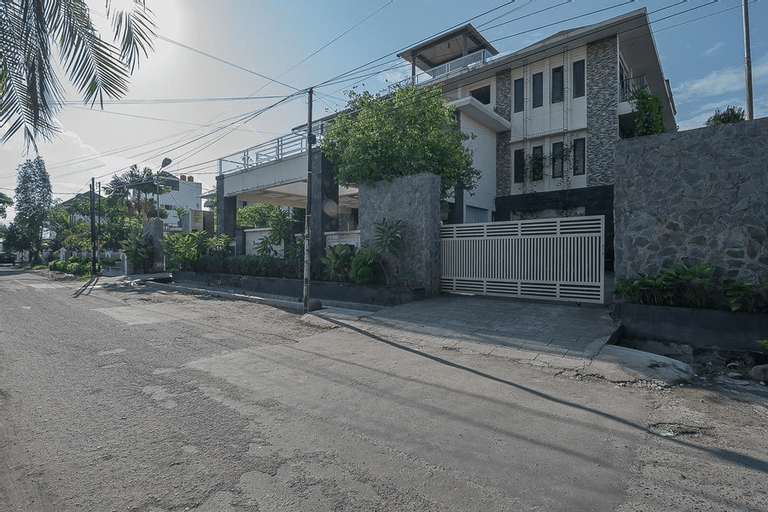 RedDoorz Plus near Cambridge City Square 2, Medan