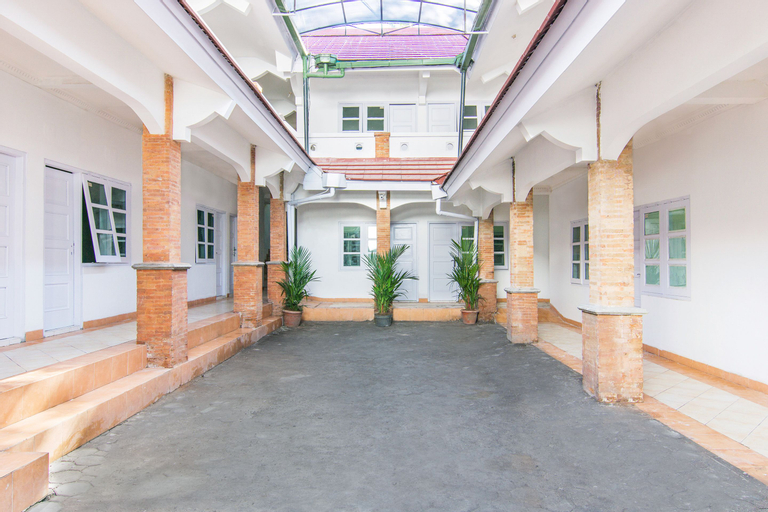 Food & Drinks 5, OYO 966 Dinda Guesthouse, Sleman