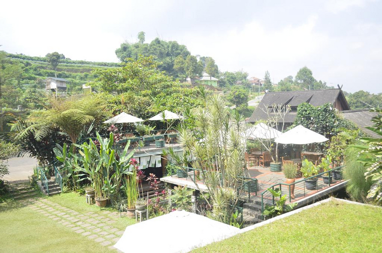 Rumah Stroberi Organic Farm and Lodge, Bandung
