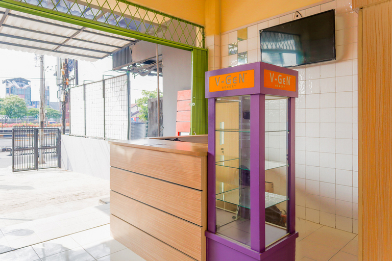 OYO 1850 The Trend Near Rumah Sakit Royal Taruma, West Jakarta