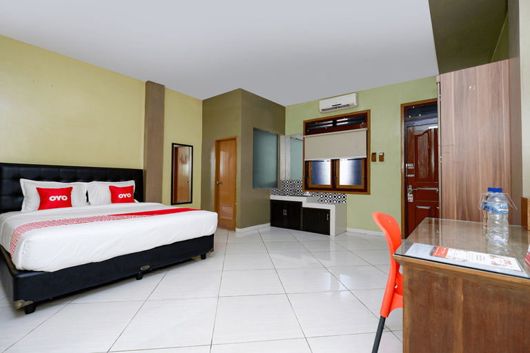 Bedroom 1, OYO 2095 Wisma Daun, Solo