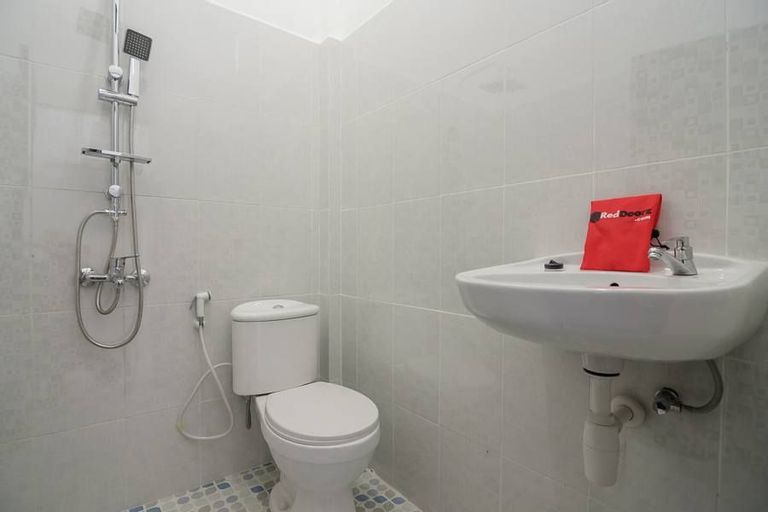 RedDoorz near Sultan Thaha Airport Jambi, Jambi