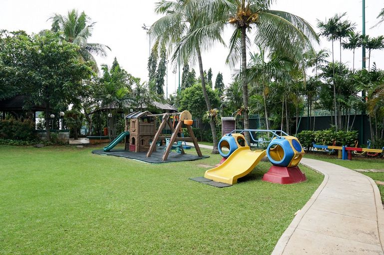 2BR with Pool View at Beverly Tower Apartment By Travelio (tutup permanen), Jakarta Selatan