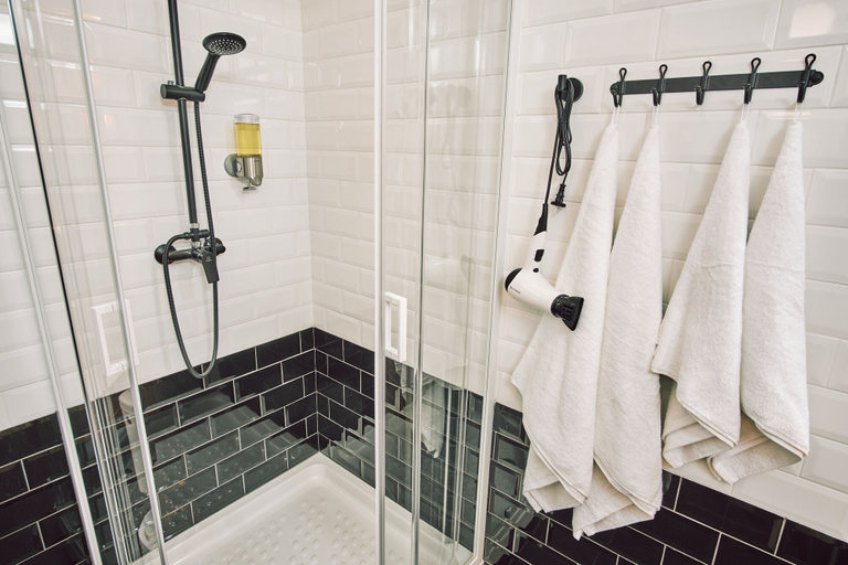 Bathroom 4, CAMŌ ROOMS - Boutique Aparthotel, Praha 1
