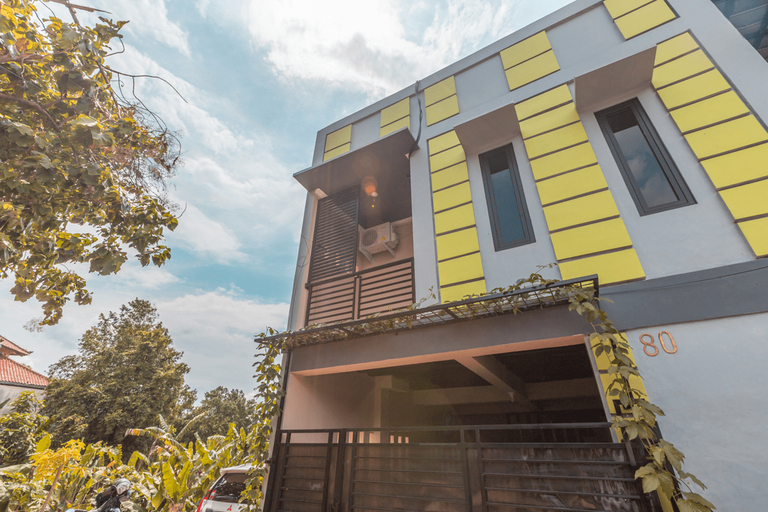 Exterior & Views 2, OYO 2235 Khey Village Syariah Near Rumah Sakit Umum Daerah Jagakarsa, South Jakarta