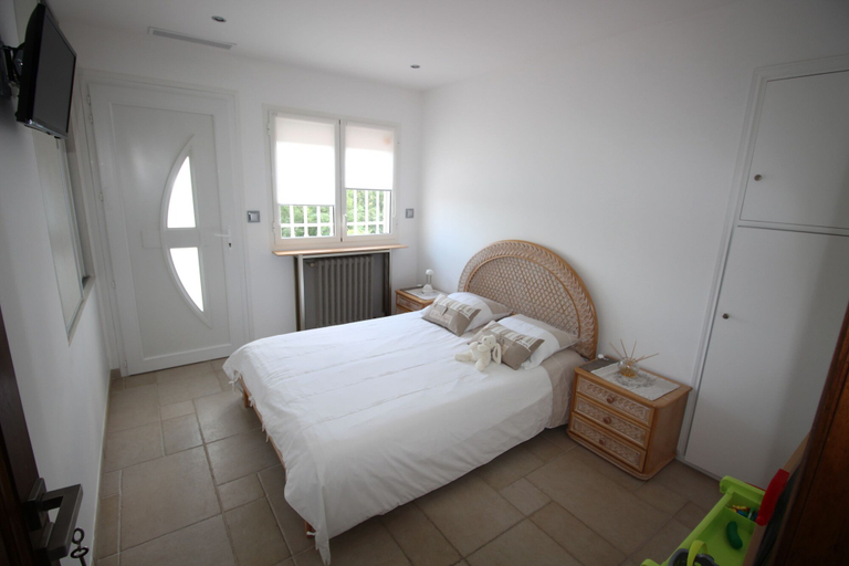 Bedroom 3, La Villa Jalna Chambres Appartement, Alpes-Maritimes