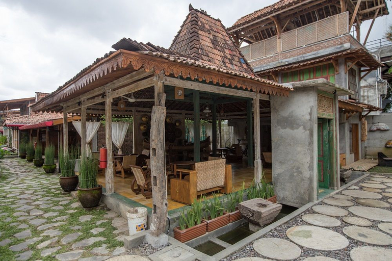 Kampung Lawasan Heritage Cottage Yogyakarta - Exterior & Views