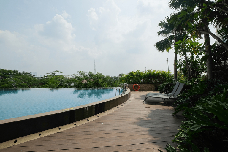 Furnished Studio Apartment Mustika Golf Residence By Travelio, Cikarang