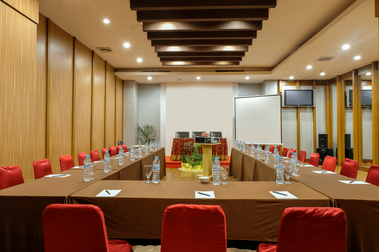 Business Facilities 8