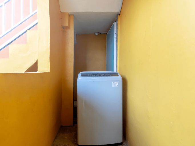 OYO Life 2354 Rose House, Medan