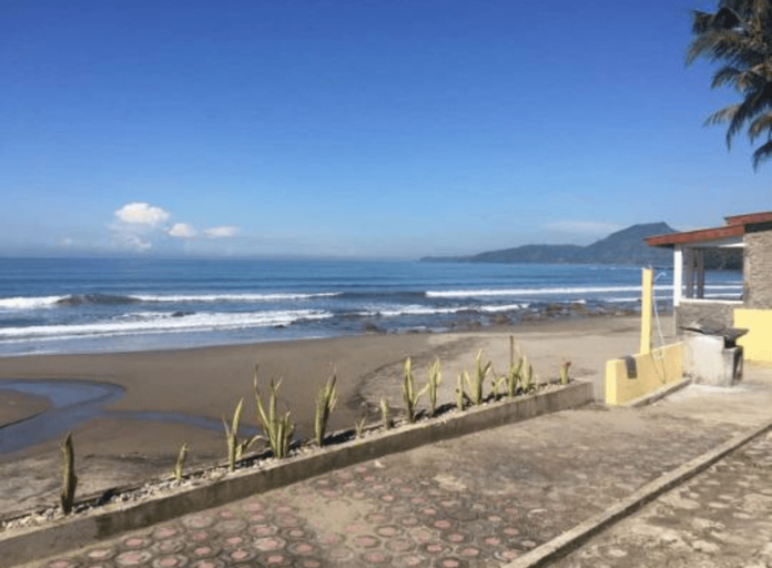 Wisma Mila Tepi Pantai Karang Hawu, Sukabumi