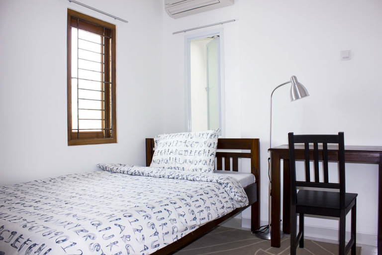 Bedroom 1, RoomMe Menteng Lasem, Central Jakarta