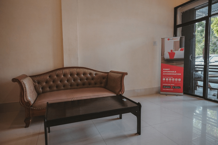 Public Area 3, RedDoorz near Ringroad City Walks Medan, Medan