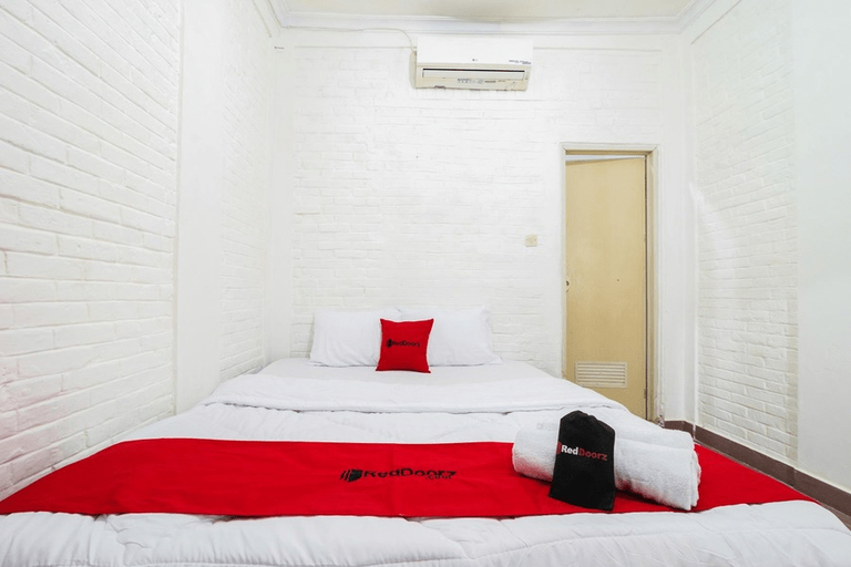 Bedroom 4, RedDoorz near Universitas Pamulang, Tangerang Selatan