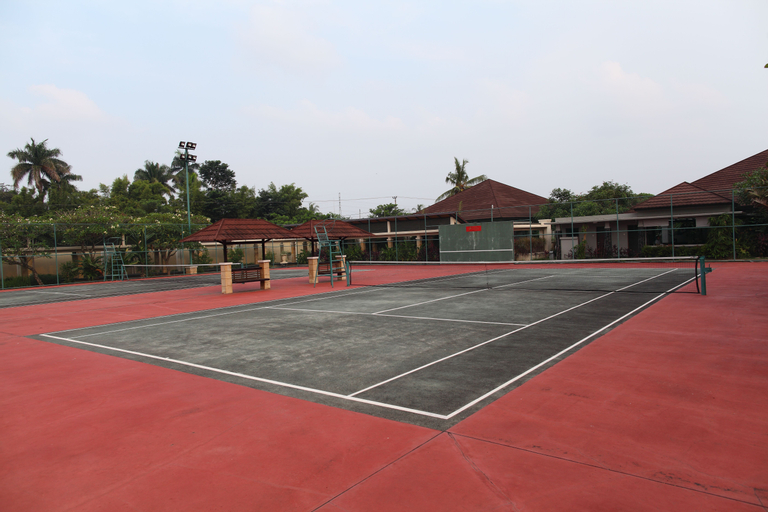 Exterior & Views 28