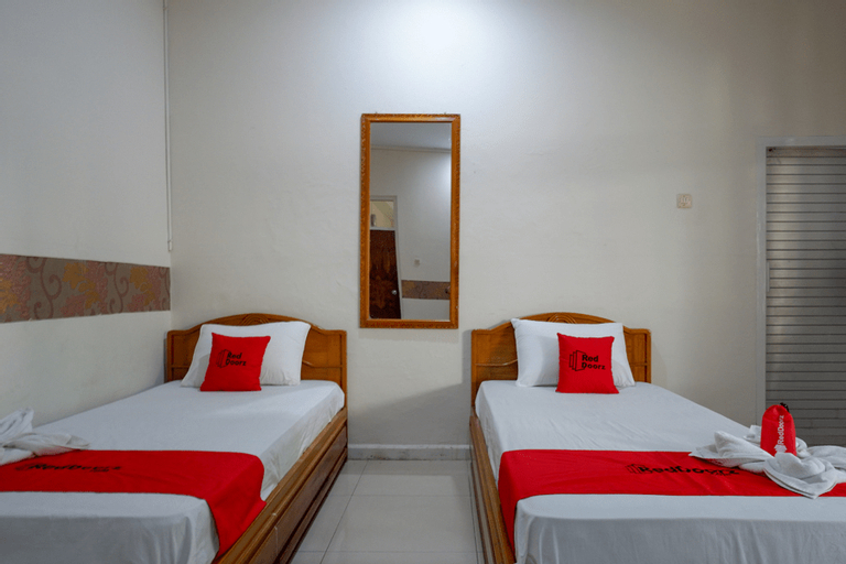 RedDoorz Plus @ Alam Raya Hotel, Palu