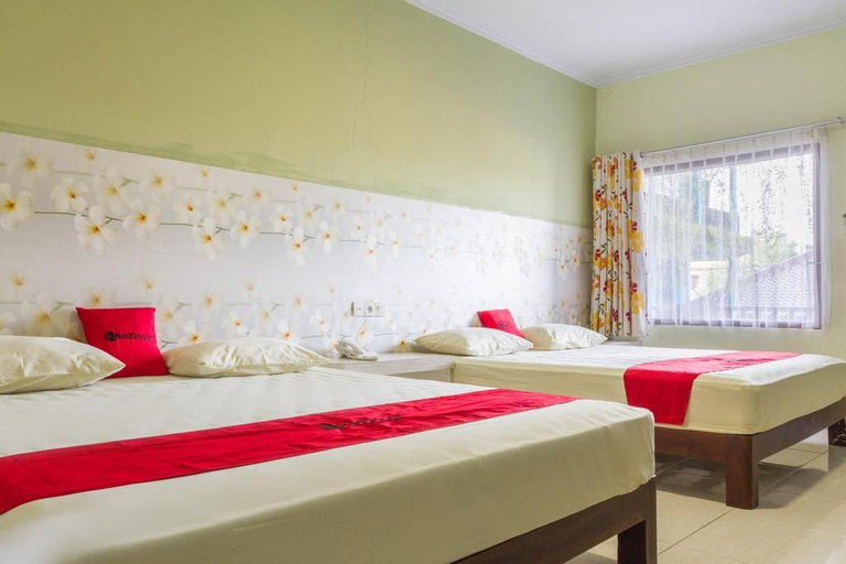 RedDoorz Plus near Pantai Barat Pangandaran, Pangandaran