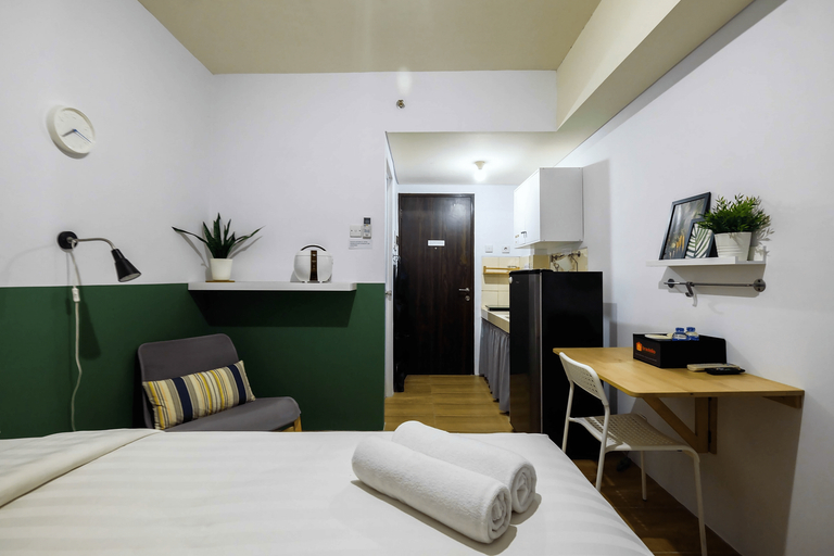 Bedroom 2, Bright Studio Apartment Serpong Greenview By Travelio, South Tangerang